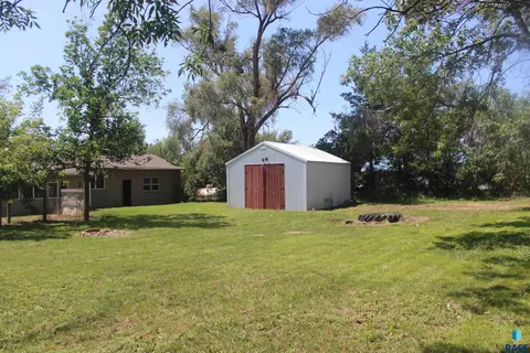 304 E Main St, Woonsocket, SD 57385 photo 40
