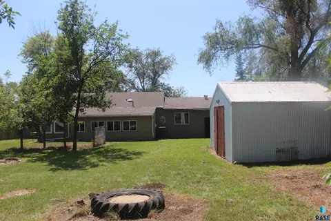 304 E Main St, Woonsocket, SD 57385 photo 37