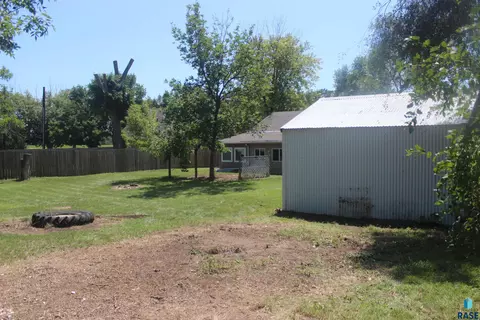 304 E Main St, Woonsocket, SD 57385 photo 35