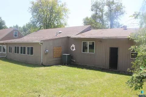 304 E Main St, Woonsocket, SD 57385 photo 6