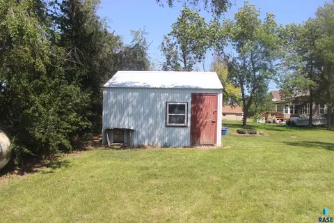 304 E Main St, Woonsocket, SD 57385 photo 30