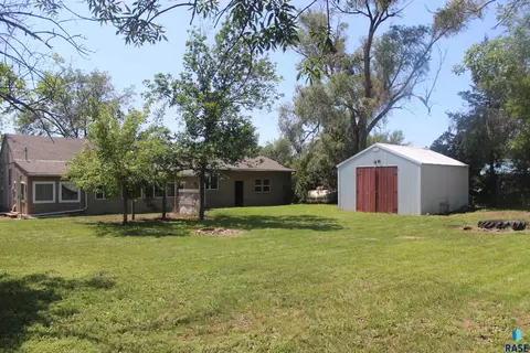 304 E Main St, Woonsocket, SD 57385 photo 38