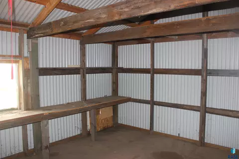 304 E Main St, Woonsocket, SD 57385 photo 32