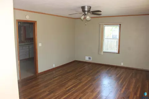 304 E Main St, Woonsocket, SD 57385 photo 15
