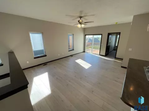 9619 W Tunis Dr, Sioux Falls, SD 57106 photo 3