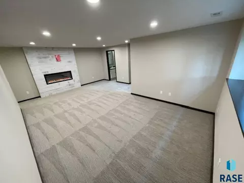 9619 W Tunis Dr, Sioux Falls, SD 57106 photo 8