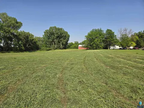 Ellis Rd, Sioux Falls, SD 57107 photo 5