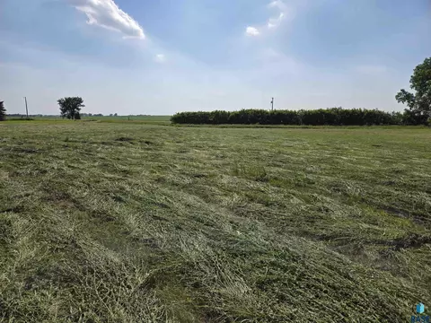 Ellis Rd, Sioux Falls, SD 57107 photo 2