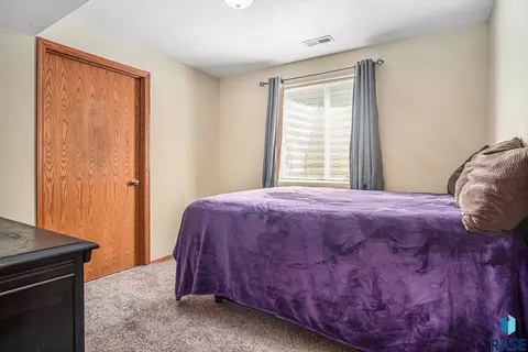 5109 S Carrick Ave, Sioux Falls, SD 57106 photo 18