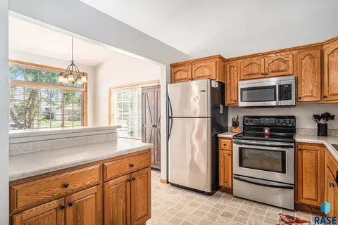5109 S Carrick Ave, Sioux Falls, SD 57106 photo 6