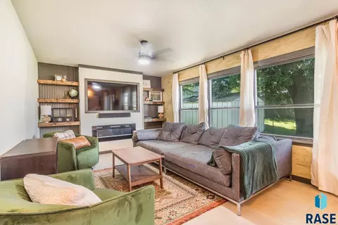 705 S Stephen Ave, Sioux Falls, SD 57103 photo 5