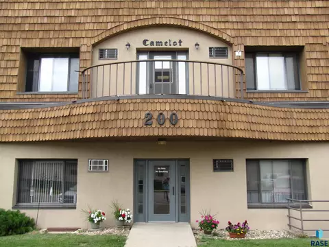 200 S Freeman Ave #206, Luverne, MN 56156