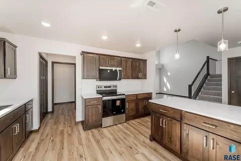 6138 S Bison Pl, Sioux Falls, SD 57108 photo 8