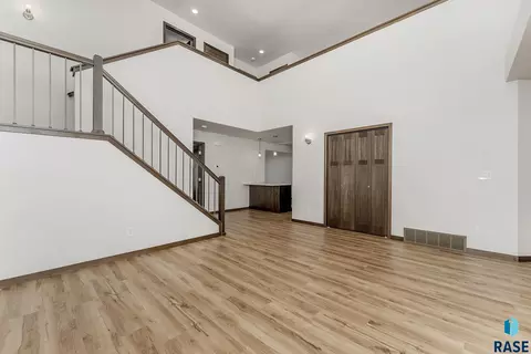 6138 S Bison Pl, Sioux Falls, SD 57108 photo 5