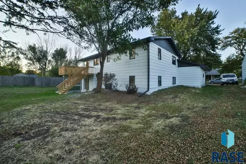 401 E 4th St, Hartford, SD 57033 photo 30