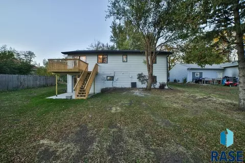 401 E 4th St, Hartford, SD 57033 photo 29