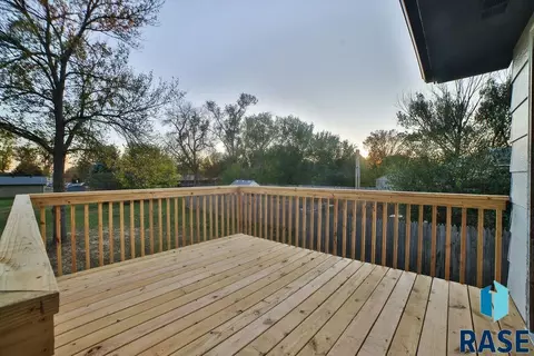 401 E 4th St, Hartford, SD 57033 photo 32