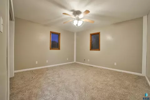 401 E 4th St, Hartford, SD 57033 photo 46