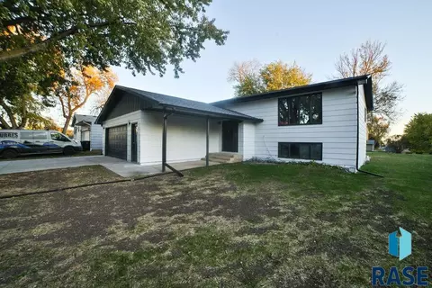 401 E 4th St, Hartford, SD 57033 photo 48