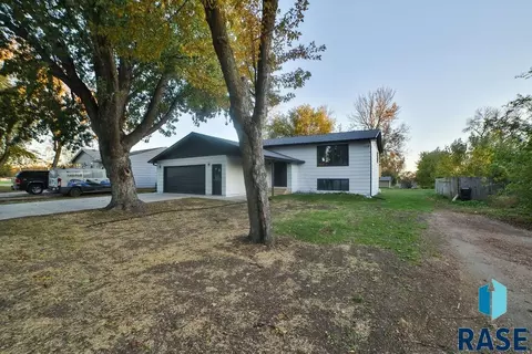 401 E 4th St, Hartford, SD 57033 photo 49