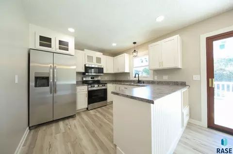 2009 E Madison St, Sioux Falls, SD 57103 photo 7