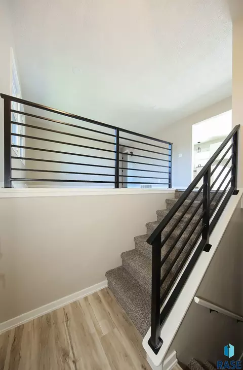 2009 E Madison St, Sioux Falls, SD 57103 photo 4