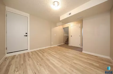2009 E Madison St, Sioux Falls, SD 57103 photo 12