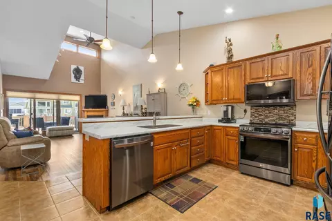 6019 Sunset Blvd, Madison, SD 57042 photo 20