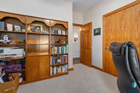 6019 Sunset Blvd, Madison, SD 57042 photo 30