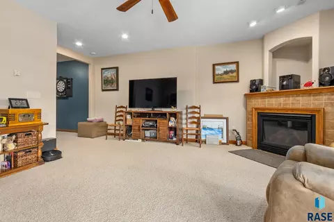 6019 Sunset Blvd, Madison, SD 57042 photo 32