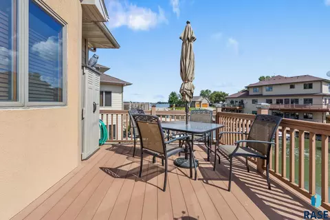 6019 Sunset Blvd, Madison, SD 57042 photo 9