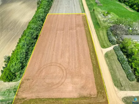 466 Th Ave, Hartford, SD 57033