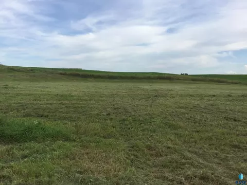13 Edgewater Dr, Gary, SD 57237 photo 3