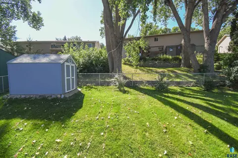 2005 E Tracy Ln, Sioux Falls, SD 57103 photo 32