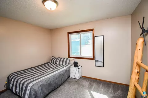 2005 E Tracy Ln, Sioux Falls, SD 57103 photo 15