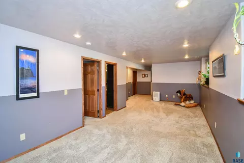 2005 E Tracy Ln, Sioux Falls, SD 57103 photo 24