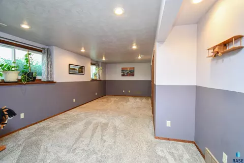 2005 E Tracy Ln, Sioux Falls, SD 57103 photo 22