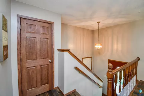 2005 E Tracy Ln, Sioux Falls, SD 57103 photo 8