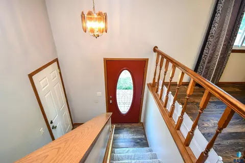2005 E Tracy Ln, Sioux Falls, SD 57103 photo 9