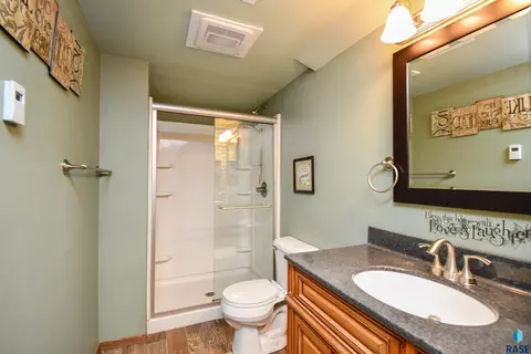 2005 E Tracy Ln, Sioux Falls, SD 57103 photo 28