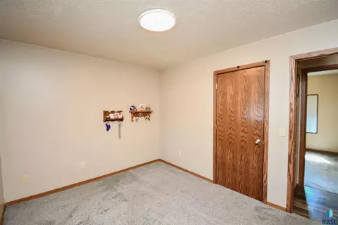 2005 E Tracy Ln, Sioux Falls, SD 57103 photo 19