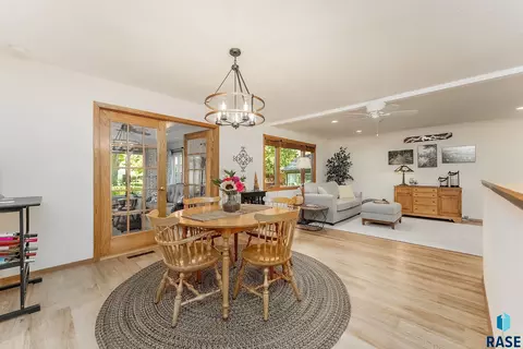 501 E Lotta St, Sioux Falls, SD 57105 photo 7