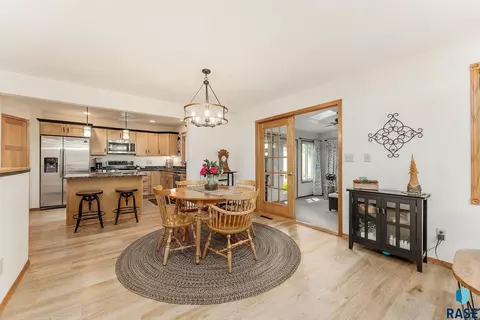 501 E Lotta St, Sioux Falls, SD 57105 photo 6