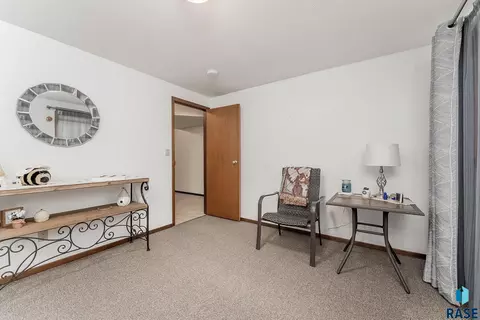 501 E Lotta St, Sioux Falls, SD 57105 photo 21