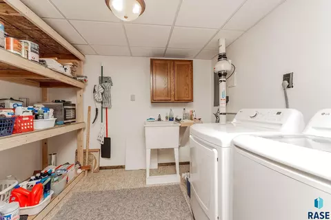 501 E Lotta St, Sioux Falls, SD 57105 photo 26