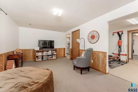 501 E Lotta St, Sioux Falls, SD 57105 photo 23