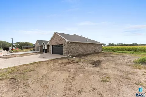 Exterior - 963 Thomas Dr, Centerville, SD 57014 photo 5 of 8