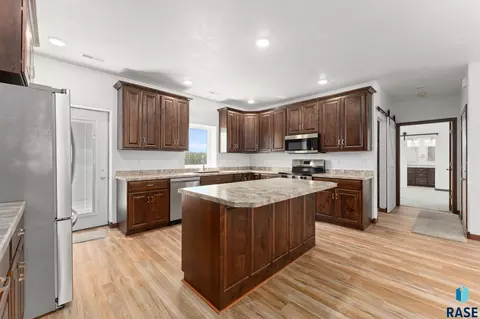 Kitchen - 963 Thomas Dr, Centerville, SD 57014 photo 7 of 7