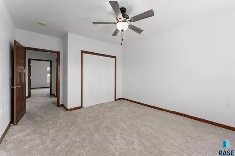 Bedroom - 963 Thomas Dr, Centerville, SD 57014 photo 4 of 5