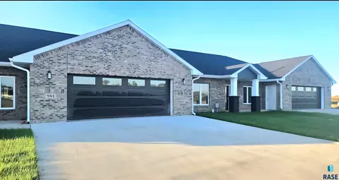 Exterior - 963 Thomas Dr, Centerville, SD 57014 photo 2 of 8